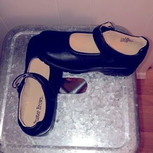 Faux leather Mary Jane girls black dress shoes, size 13M